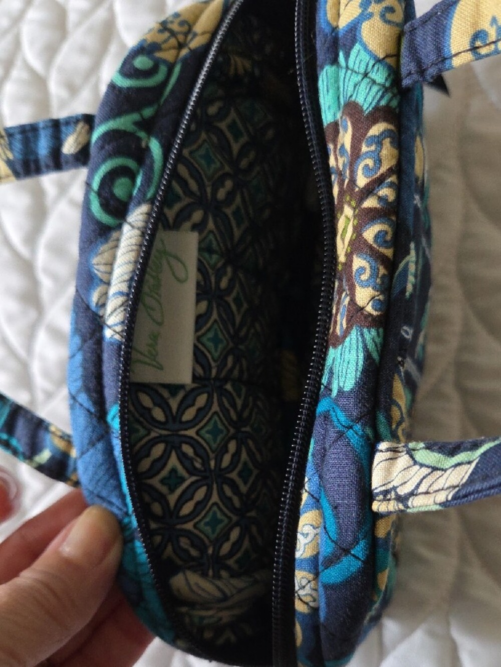 Vera Bradley Quilted Small Purde/Cosmetic Case - Picture 4 of 6